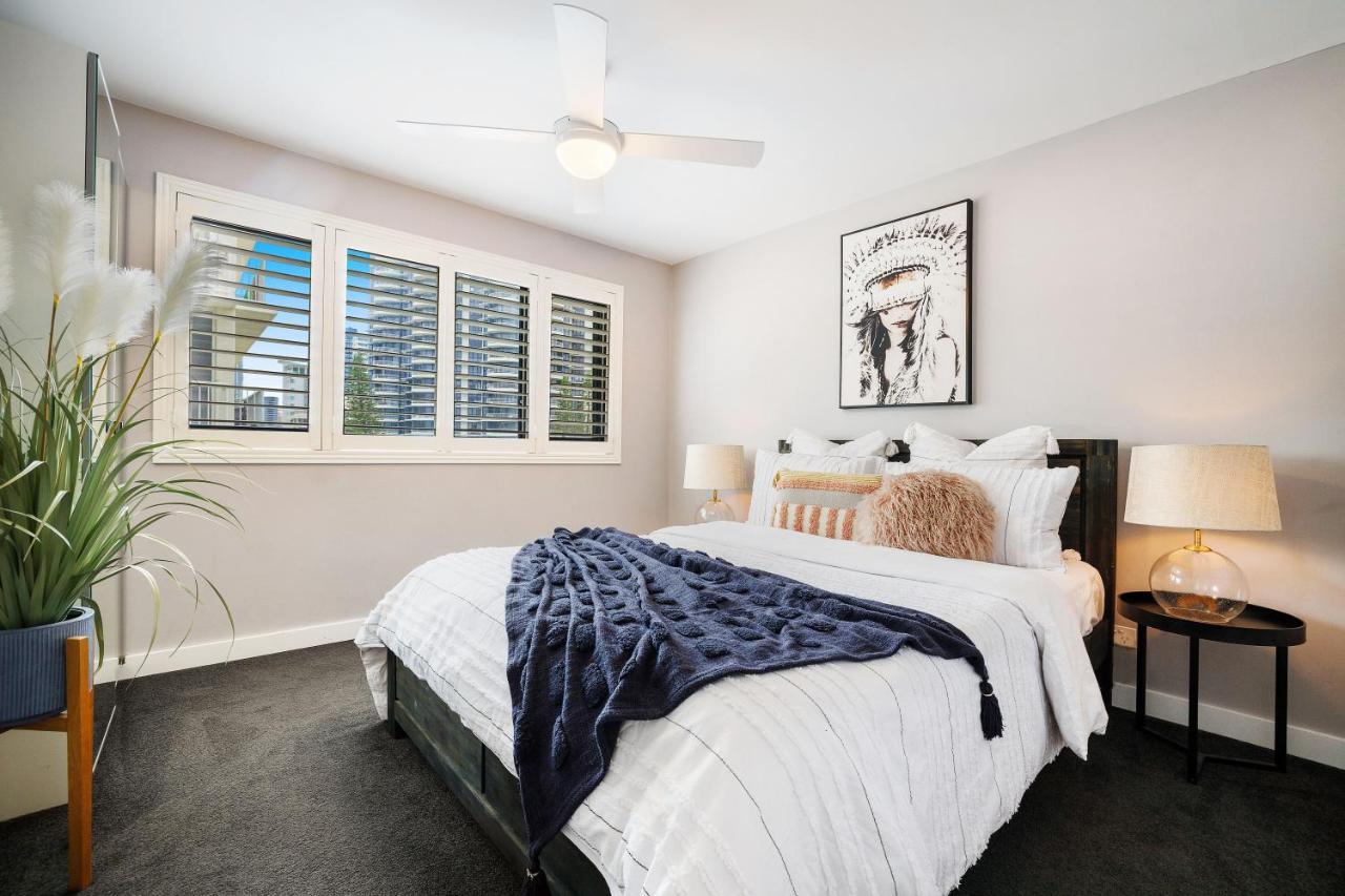 Apartment Absolute Front Renovated 3 Bdrm 2 Bath App